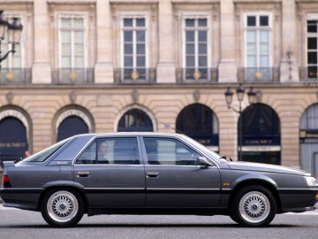 35 lat Renault 25